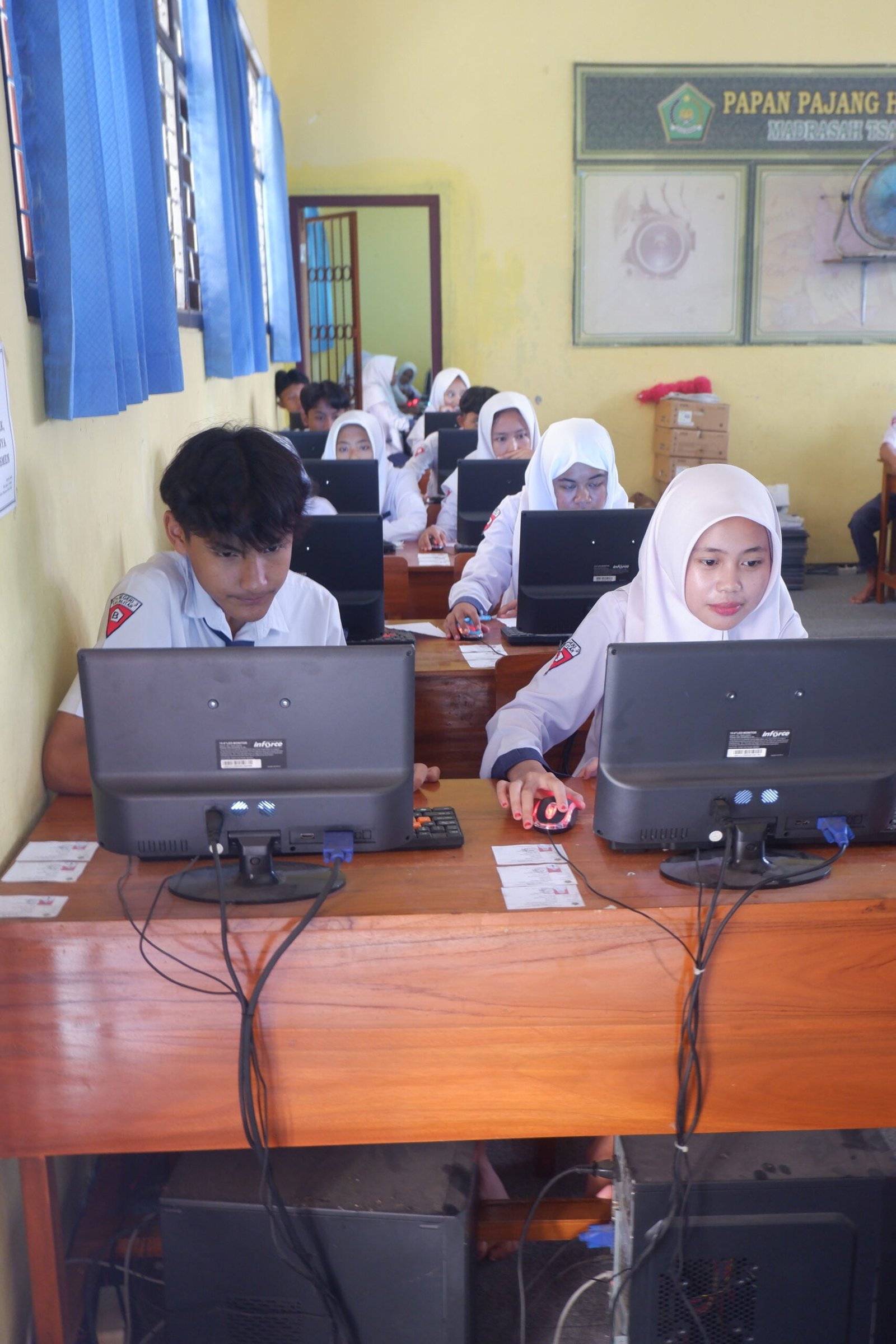 Asesmen Madrasah Berbasis CBT Meningkatkan Kualitas Pendidikan di MTs Negeri 3 Blitar