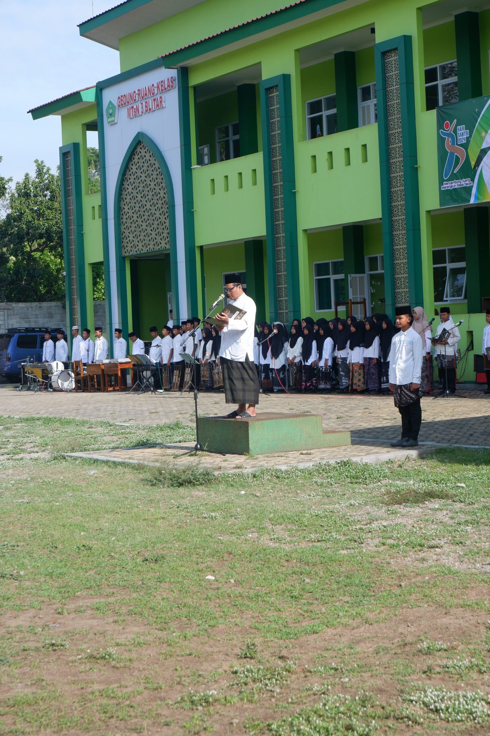 Semarak Hari Santri di MTsN 3 Blitar: Merayakan Semangat Kebangkitan Santri