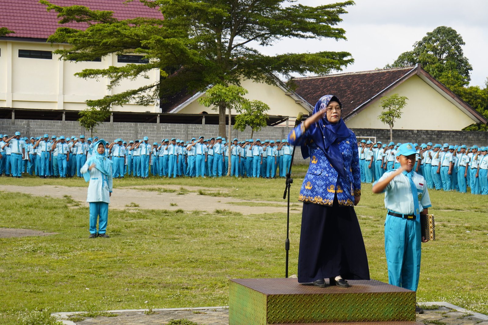 Upacara Rutin Pertengahan Bulan 17 September 2025, MTsN 3 Blitar yang Khidmat